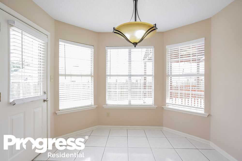 11203 Yarrow Cv - Photo 2 of 14