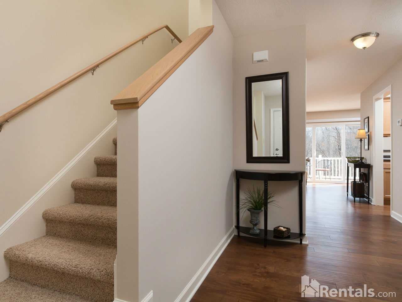 91 Hunting Bow Trail - Photo 2 of 10