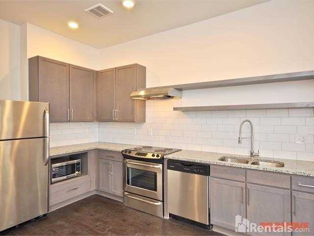 841 841 Memorial Dr SE Unit #S - Photo 3 of 5