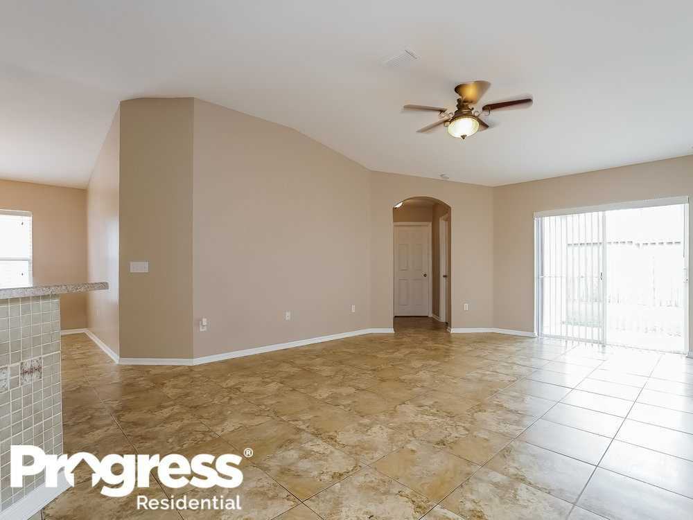 22510 Roderick Dr - Photo 2 of 16