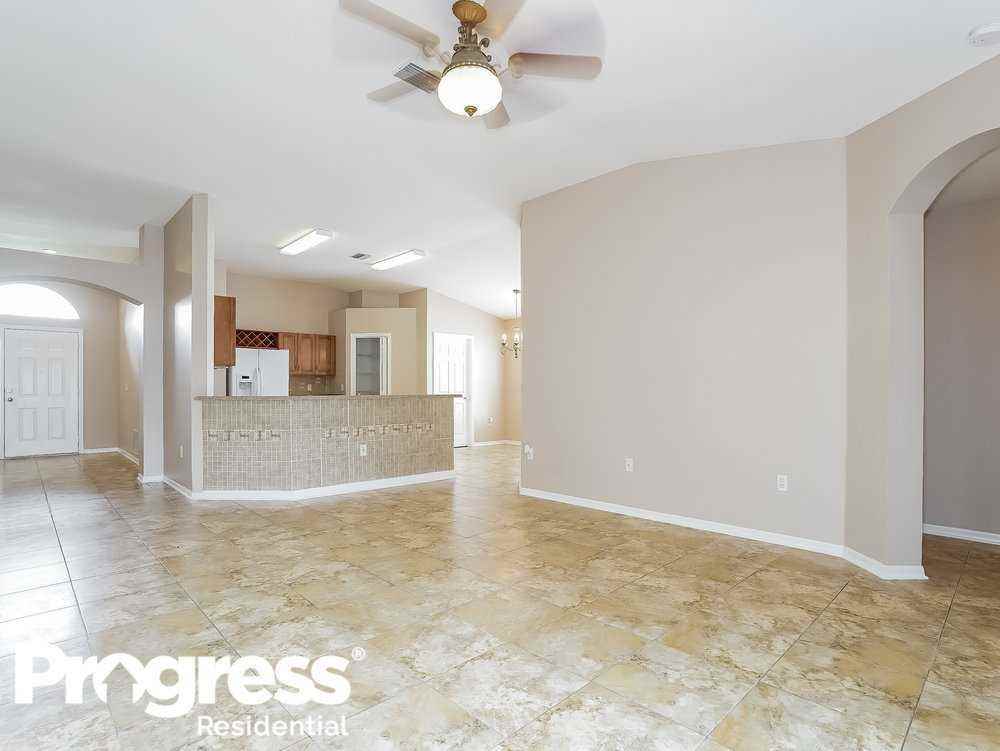 22510 Roderick Dr - Photo 3 of 16