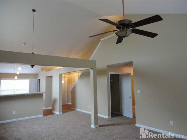 152 Hawkins Ct - Photo 2 of 20