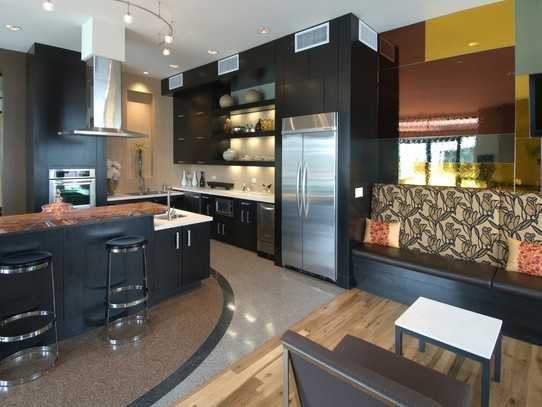 2394 Commerce St - Photo 2 of 7