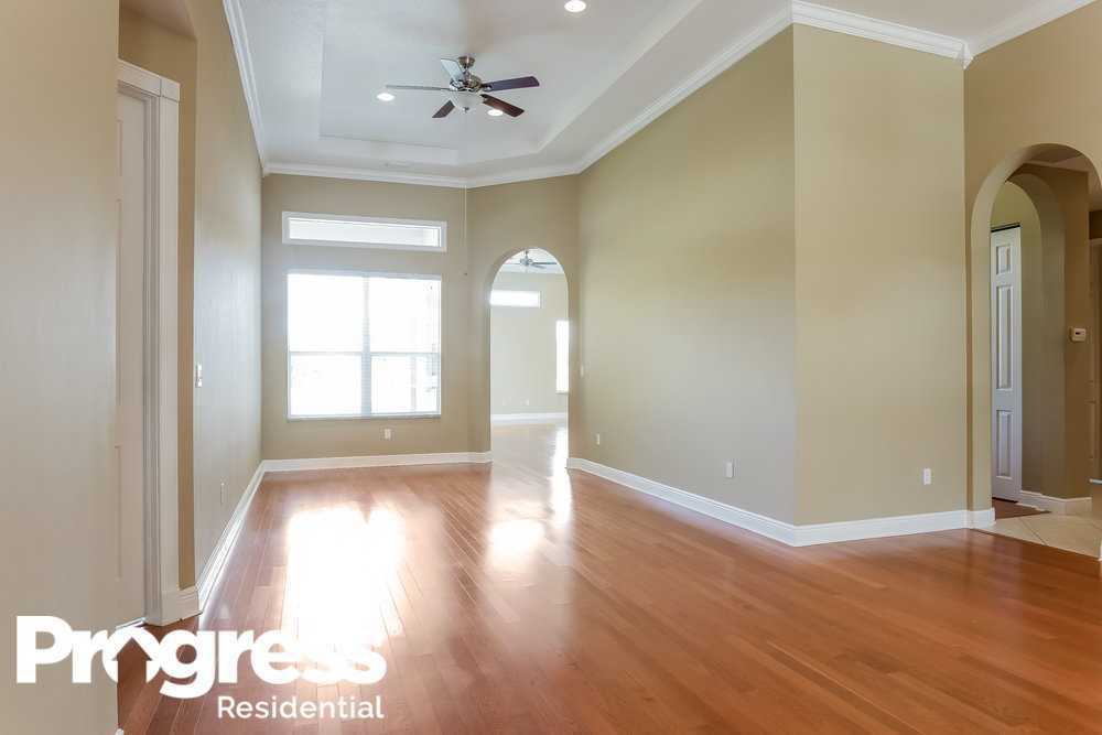 1755 Palisades Dr - Photo 3 of 19