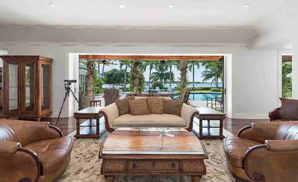 1976 Galleon Dr - Photo 3 of 8