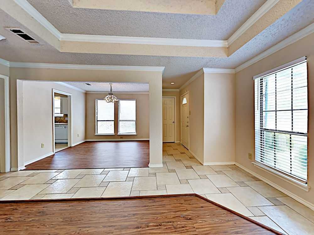 3315 Sara Dr - Photo 3 of 29