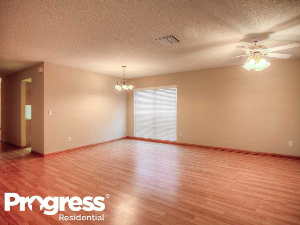 24714 Silversmith Dr - Photo 2 of 20