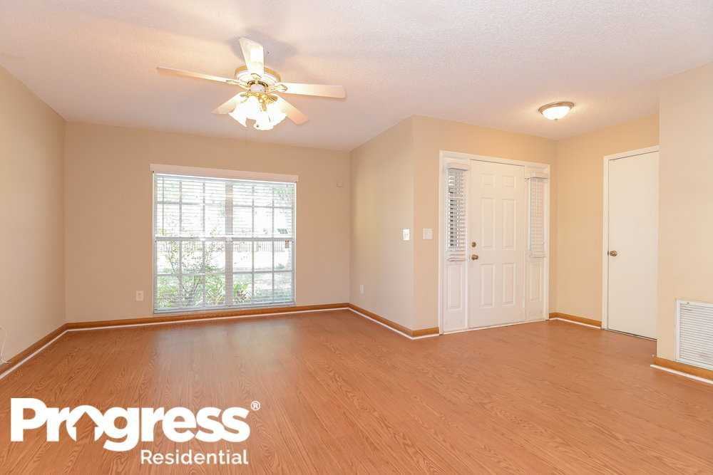 24714 Silversmith Dr - Photo 3 of 20