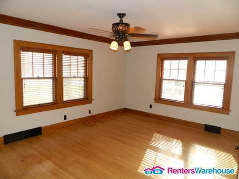 1211 34th St - Photo 3 of 15