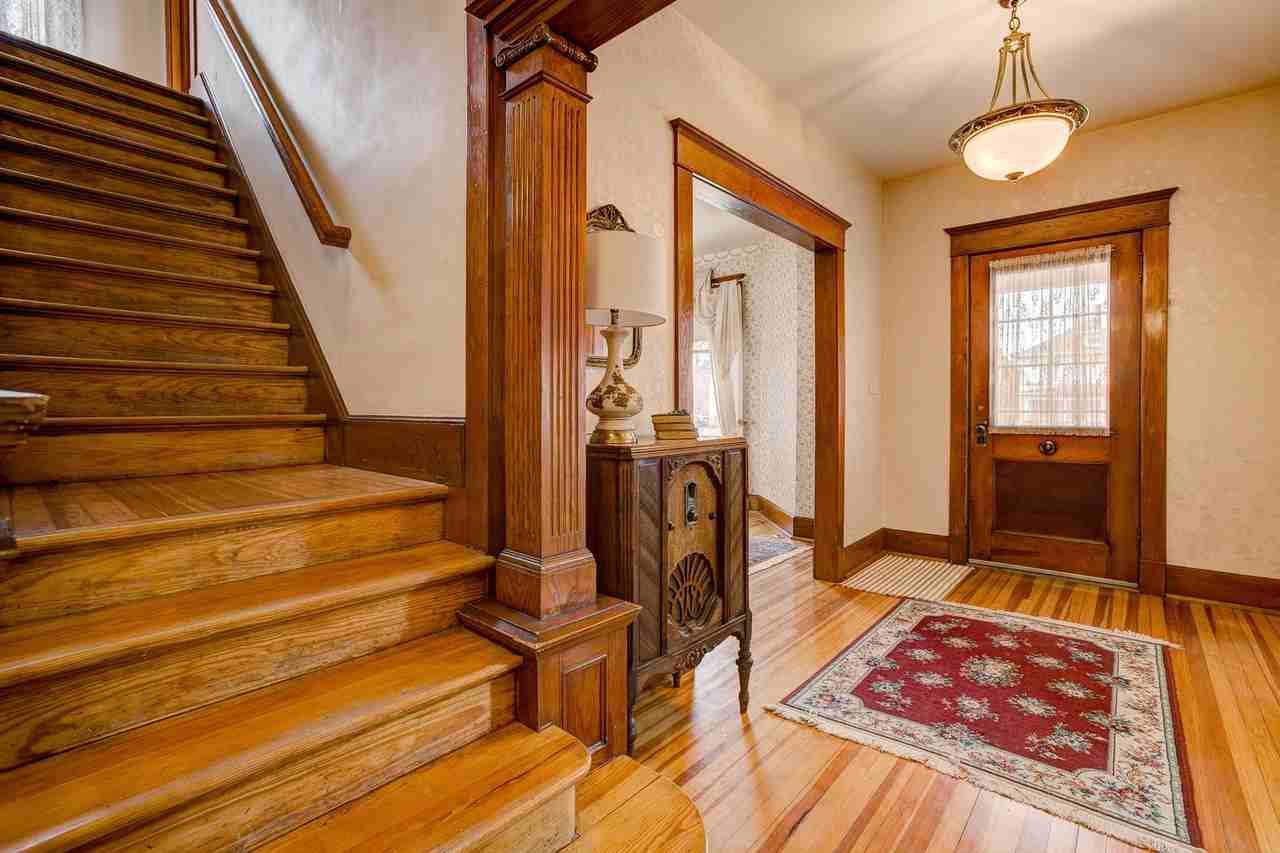 311 E Magnolia St - Photo 2 of 47