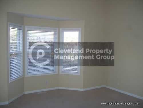 348 Lazzaro Blvd - Photo 2 of 10