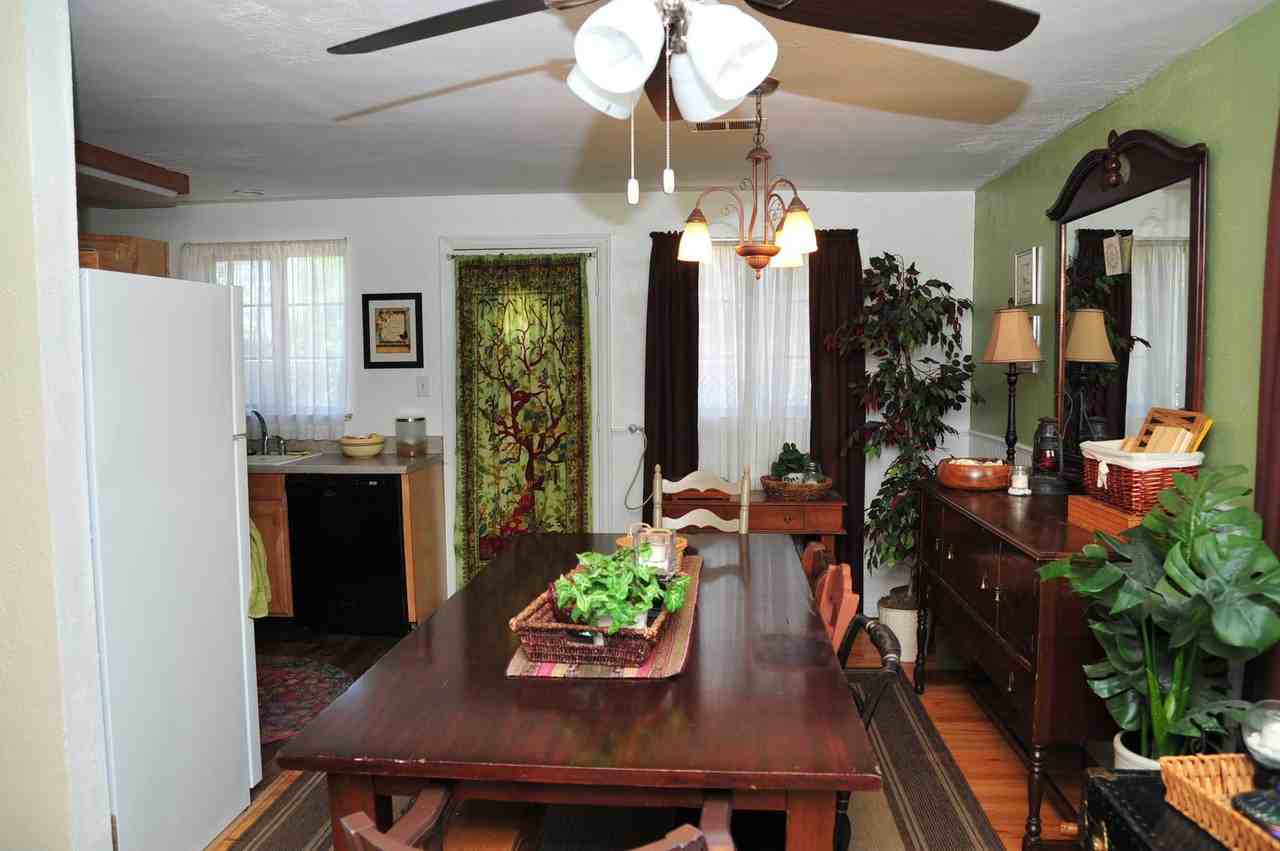 300 Oneida St - Photo 3 of 10