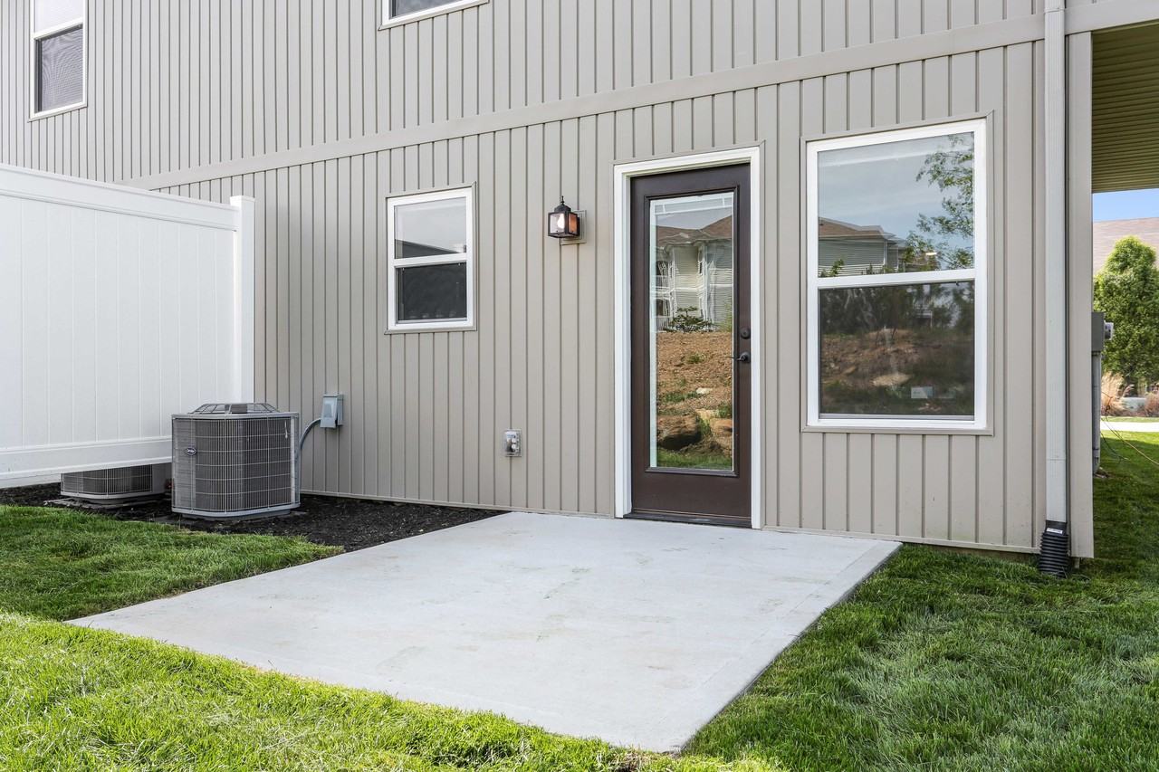 110 NE 93 St - Photo 2 of 10