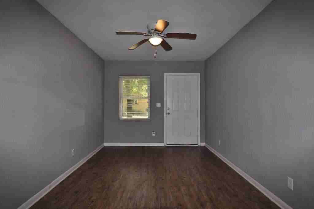 1057 Glencarin St - Photo 2 of 6