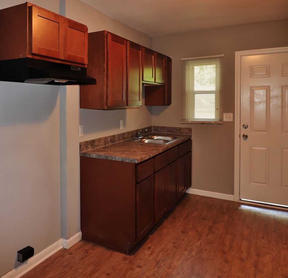 1057 Glencarin St - Photo 3 of 6