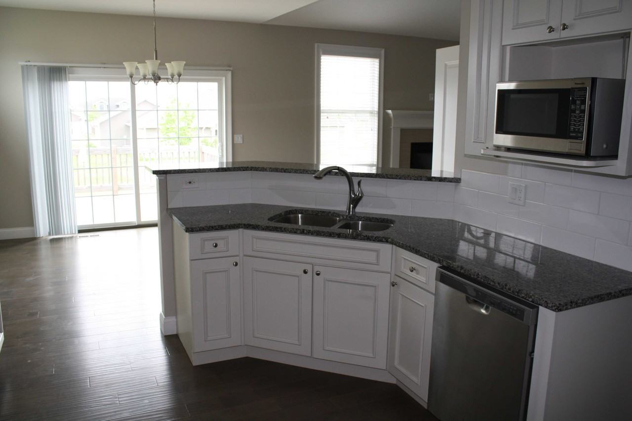 65 Cobblestone Ln - Photo 2 of 15