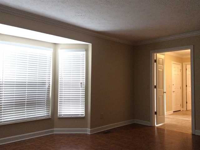 8450 Harrison Pkwy - Photo 2 of 20