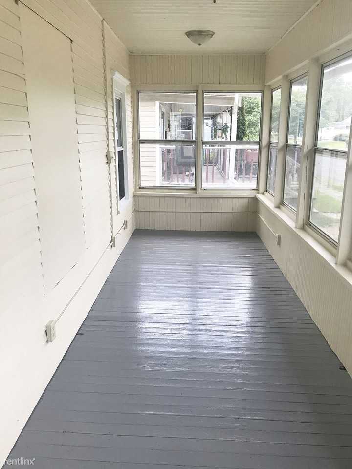 213 W South St - Photo 2 of 12