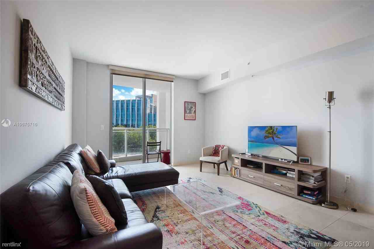 2020 Prairie Ave - Photo 2 of 11