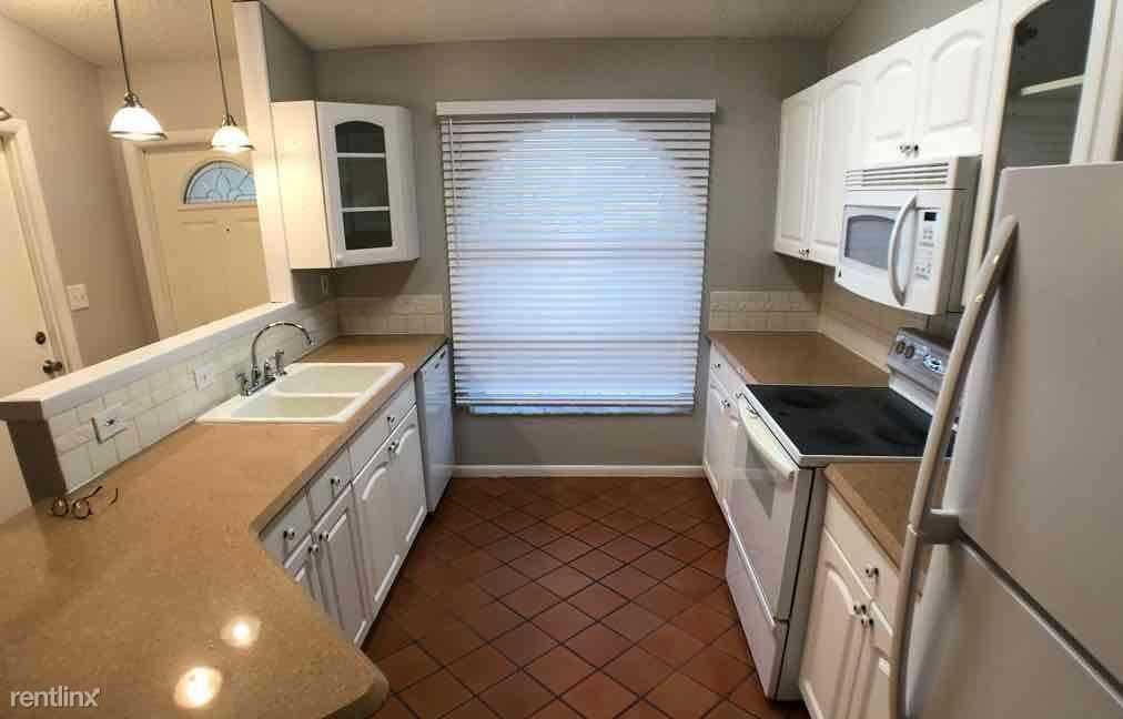6249 Foster St - Photo 3 of 5