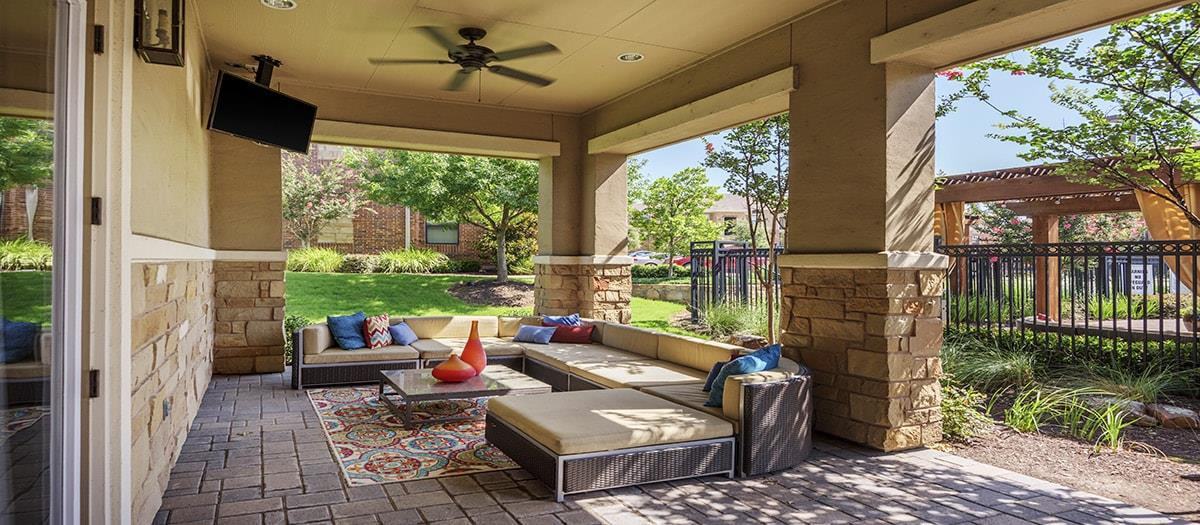 1701 Hebron Pkwy East - Photo 2 of 16