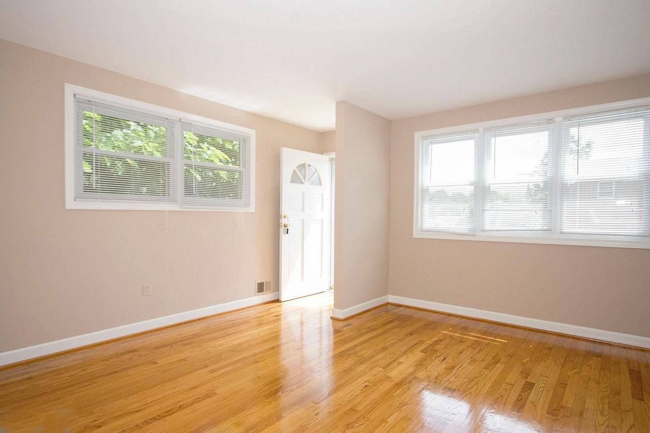 5930 Plumer Ave - Photo 3 of 12