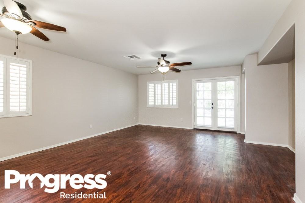 15216 W Elko Dr - Photo 3 of 16