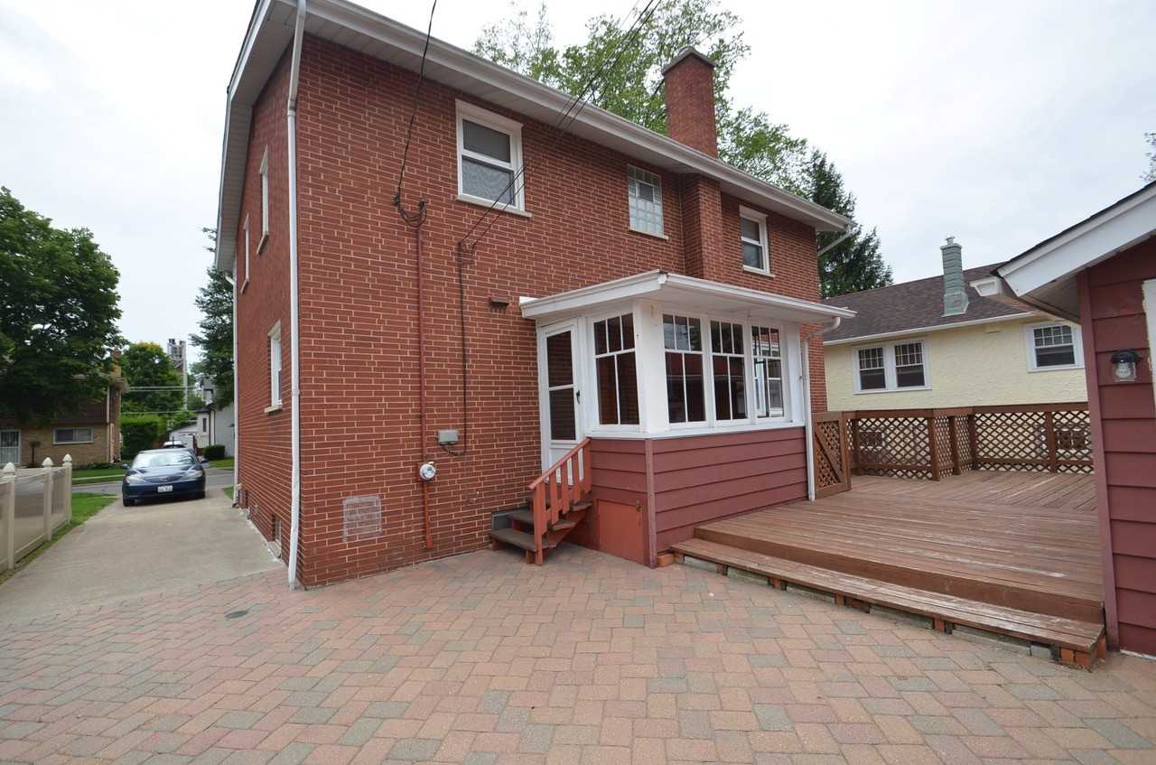 184 E Burlington St - Photo 2 of 11