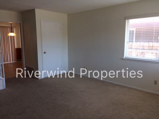 4737 Norm Circle - Photo 3 of 12
