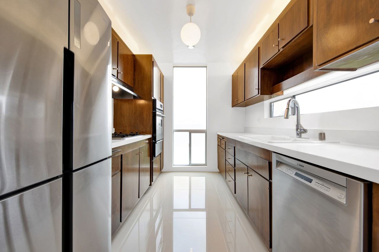 1147 North Clark Street #307 - Photo 2 of 11