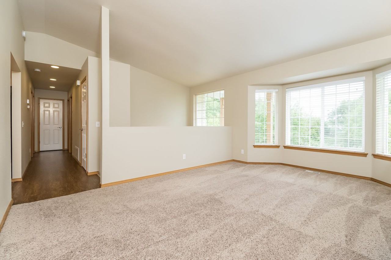 4901 61st Dr Ne - Photo 2 of 18