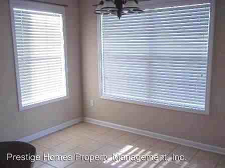 233 Windsor Garden Dr - Photo 2 of 9