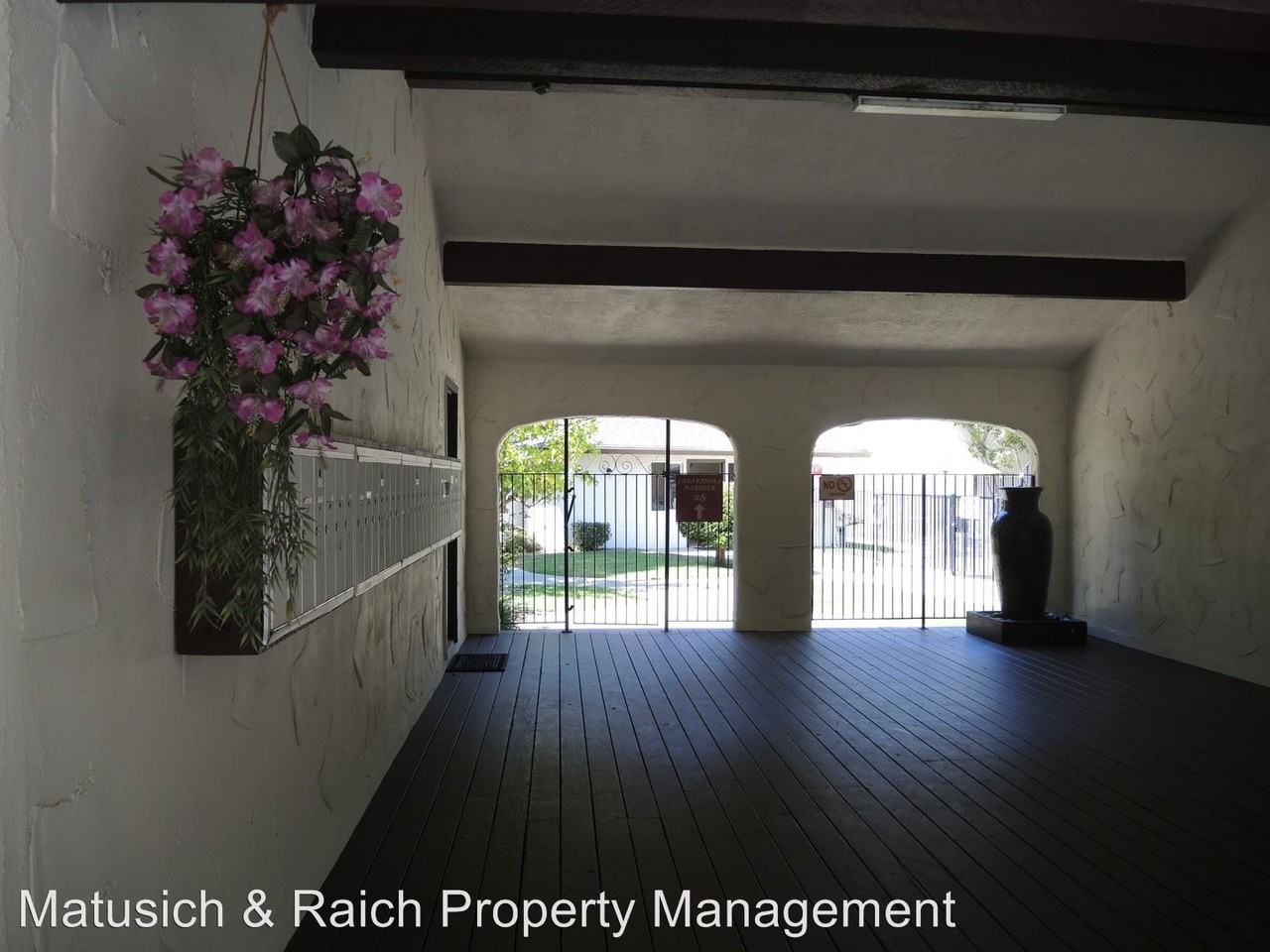 859 University Ave - Photo 2 of 12