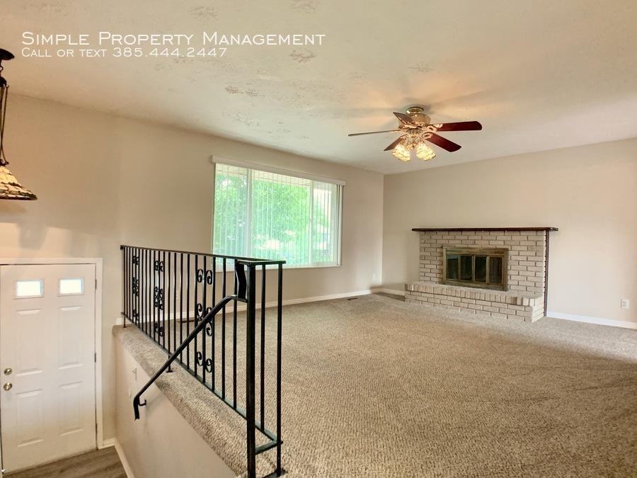 759 W 1800 N - Photo 2 of 25