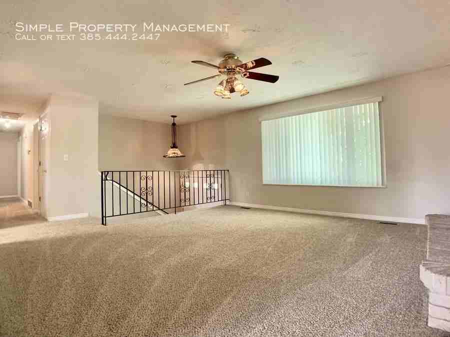 759 W 1800 N - Photo 3 of 25