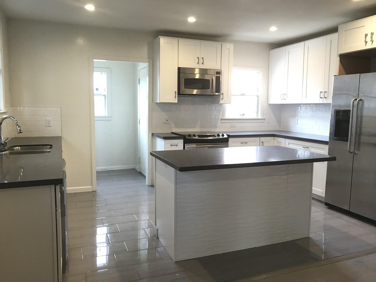 4211 Martin Luther King Jr Way - Photo 3 of 6