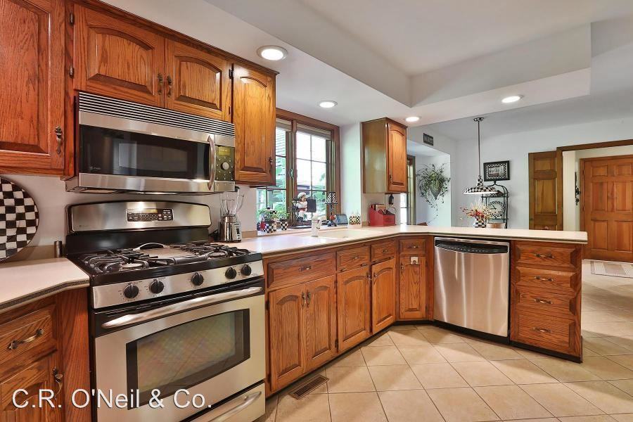 8243 Windsong Ct - Photo 3 of 6