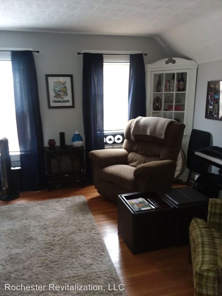 1930 East Main Street - Photo 3 of 6