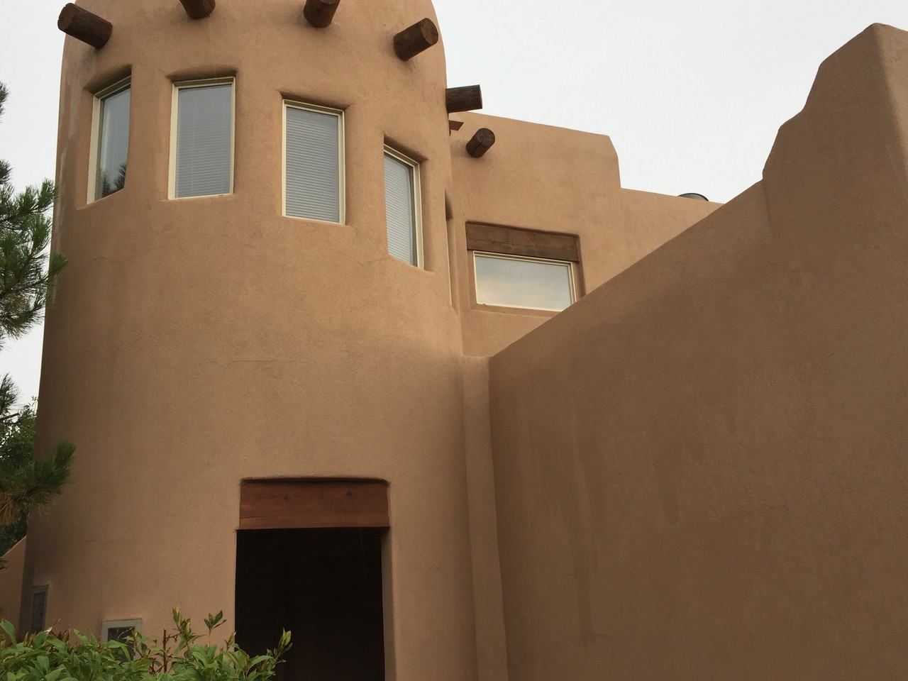 7204 Via Contenta NE - Photo 3 of 37