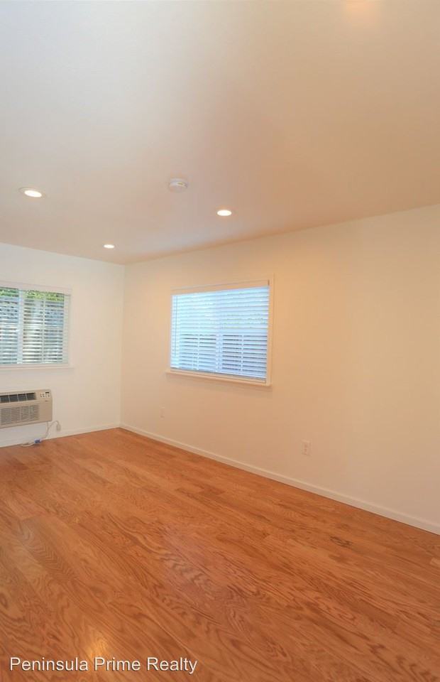 411 Hiller St - Photo 2 of 6