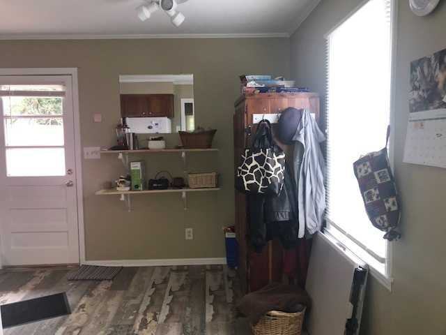 220 Cedarwood Ave - Photo 3 of 10