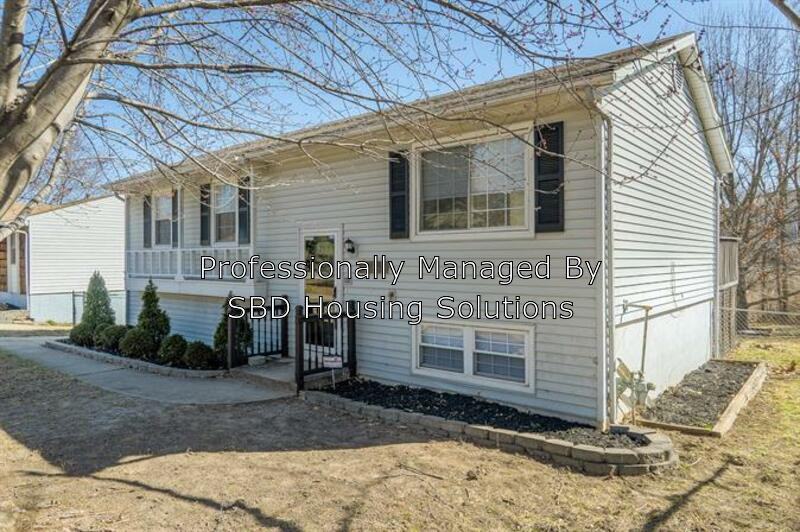 1905 Indian Ave - Photo 3 of 32