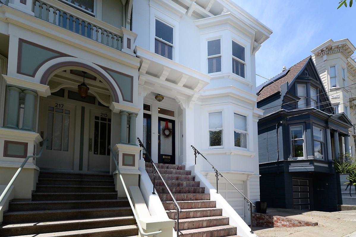 209 Cole Street - Photo 2 of 25