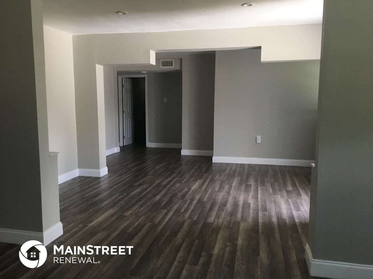 2121 Camellia Dr - Photo 2 of 14
