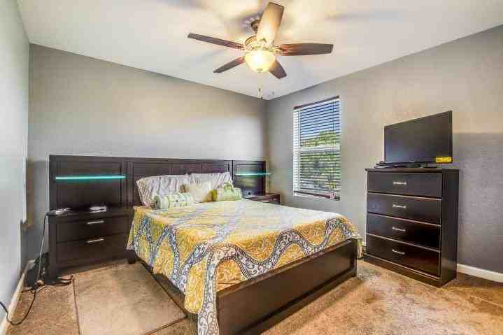 4979 Haverhill Pointe Drive - Photo 2 of 20