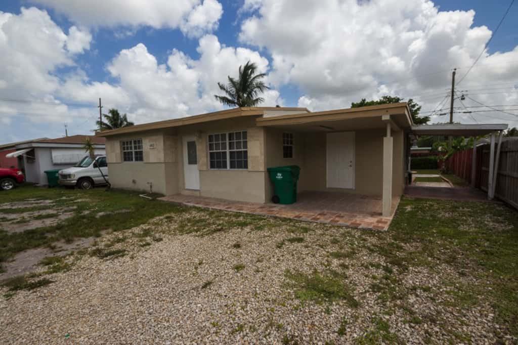 6412 SW 21st St - Photo 2 of 19