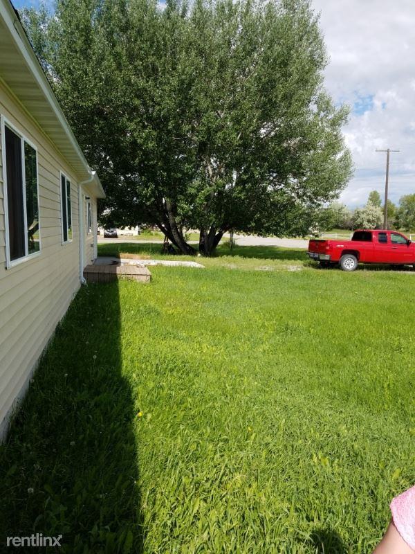 309 W 8th ST - Photo 2 of 11