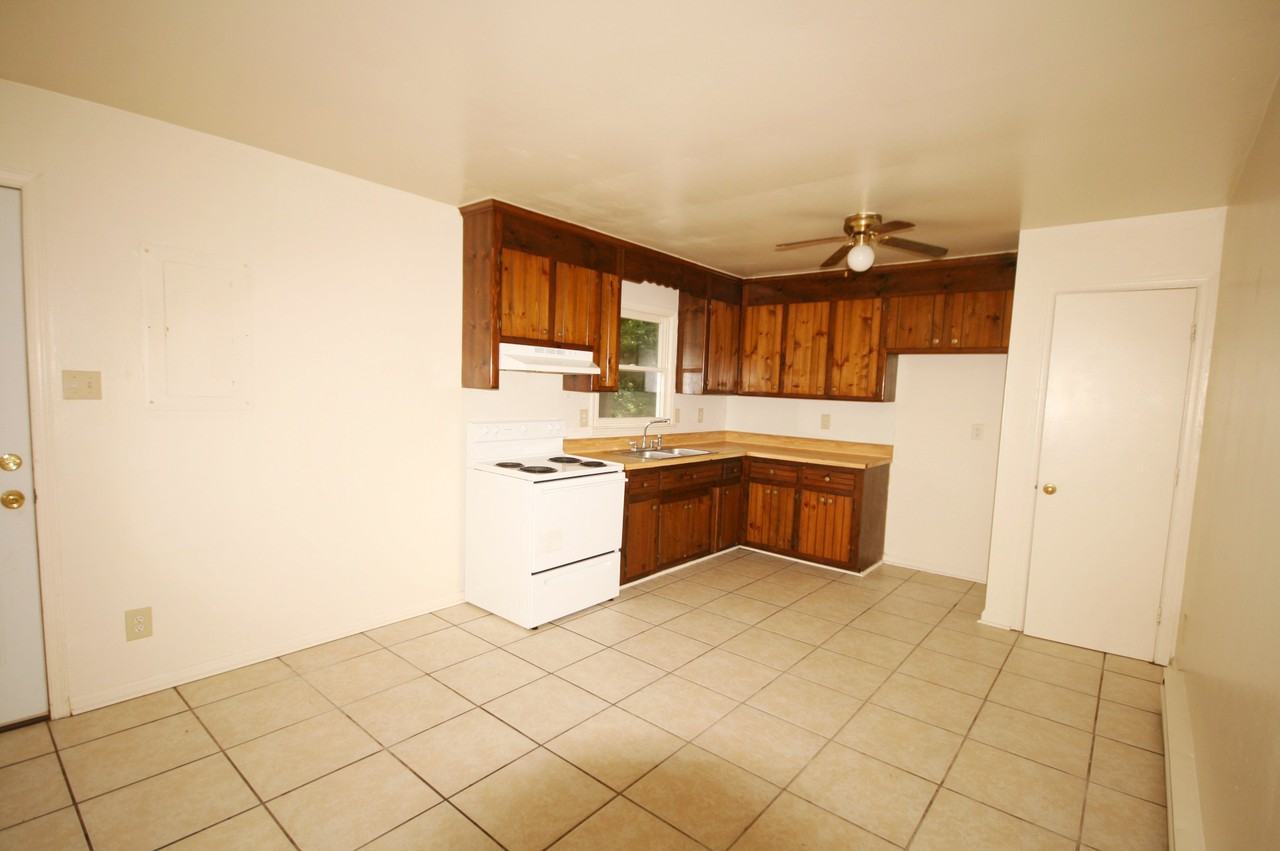 2608 Rosebud Court - Photo 3 of 10