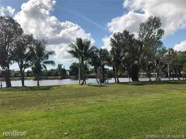 6713 SW 112th Ct - Photo 2 of 10