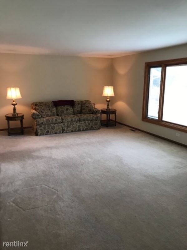 318 Everett Ave - Photo 2 of 23